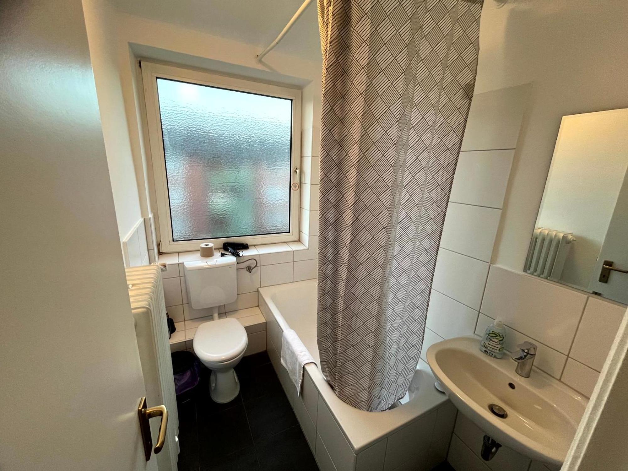 3-Zimmer Monteurwohnung Mit Balkon Ноймюнстер Экстерьер фото