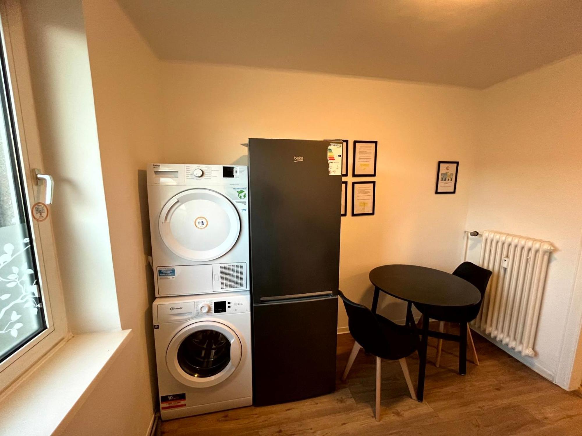 3-Zimmer Monteurwohnung Mit Balkon Ноймюнстер Экстерьер фото